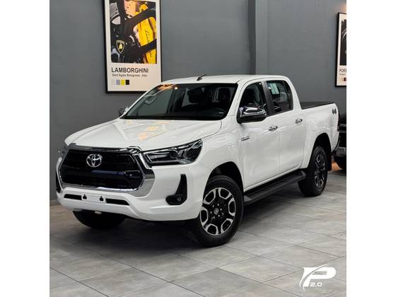 TOYOTA HILUX 2.8 D-4D TURBO DIESEL CD SRV 4X4 AUTOMÁTICO